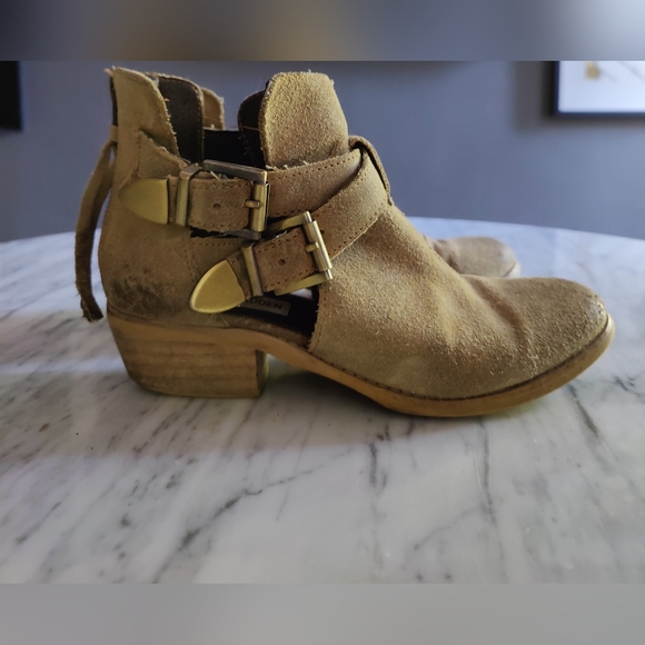 Steve MADDEN booties - Picture 2 of 2
